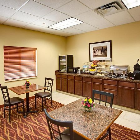 Rodeway Inn & Suites Phillipsburg Экстерьер фото