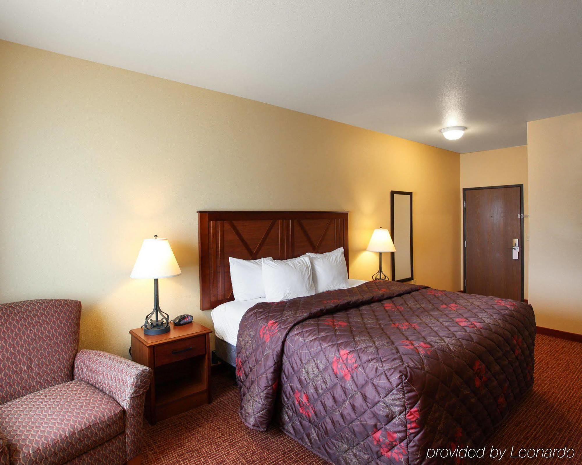 Rodeway Inn & Suites Phillipsburg Экстерьер фото