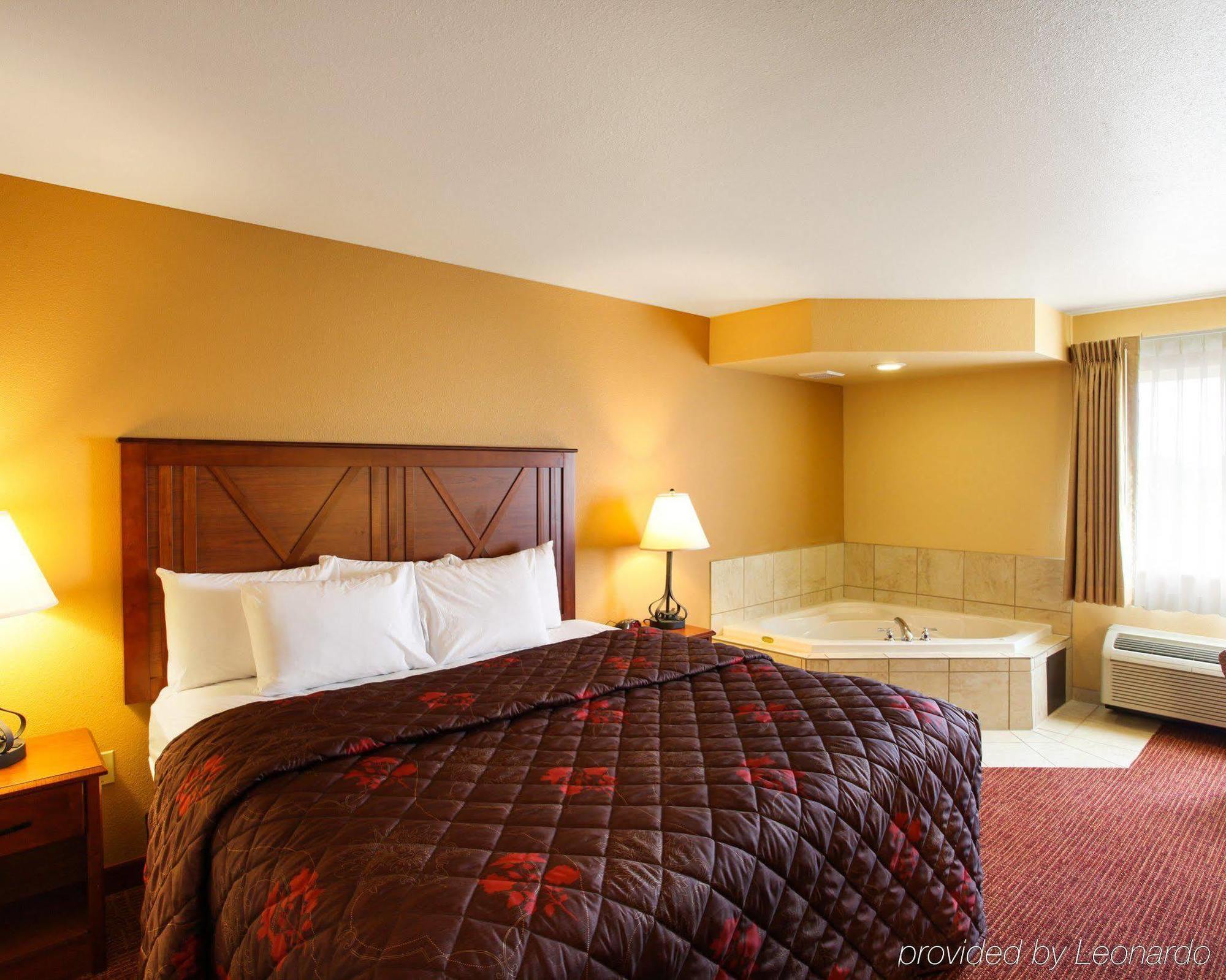 Rodeway Inn & Suites Phillipsburg Экстерьер фото