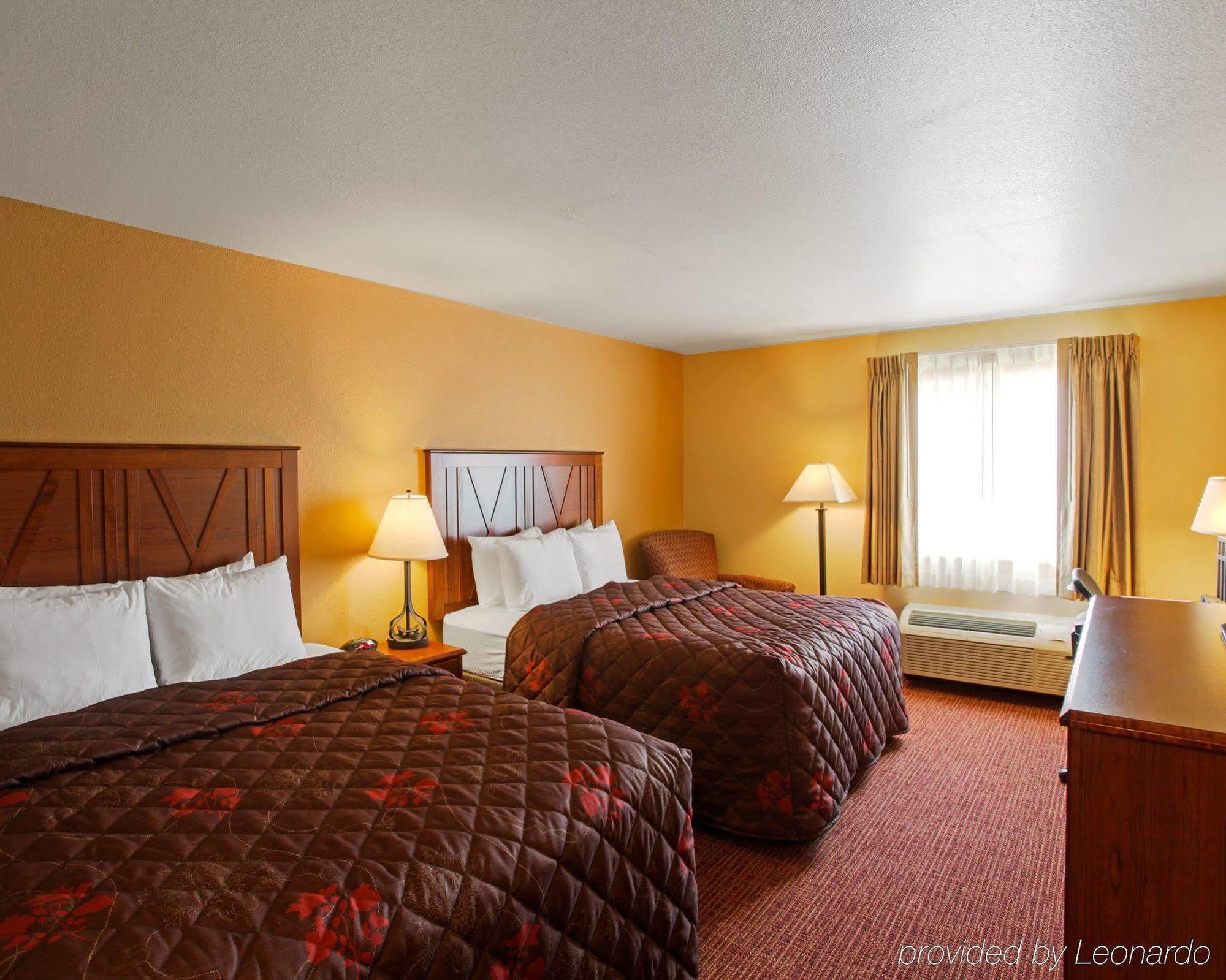 Rodeway Inn & Suites Phillipsburg Экстерьер фото